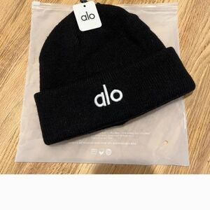 ALO Yoga Black Knit Beanie